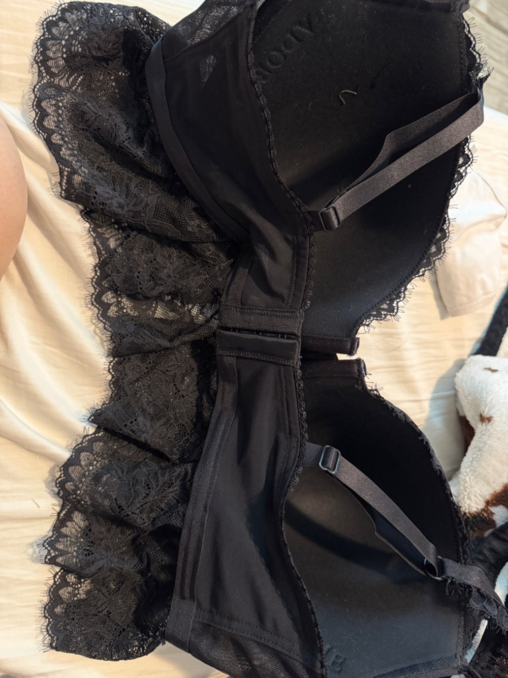 Black Lace Longline Bra with Scalloped Hem - Picture 4 of 5